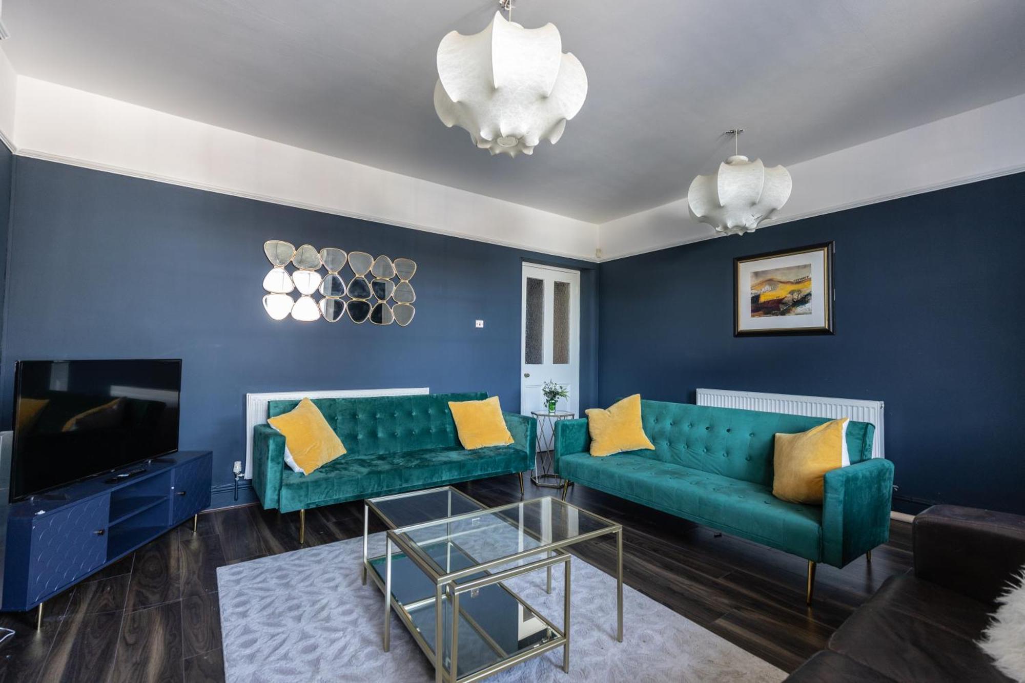 Boutique Family Apartment In Celebrity Village. Barnt Green Exterior foto